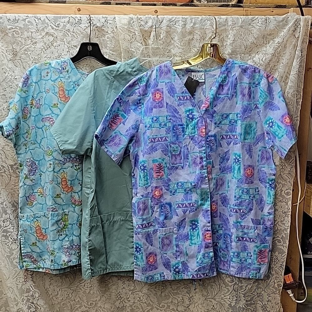 Bundle of 3 v neck scrubs tops by Simply Basic, Basic, & Peaches, size medium